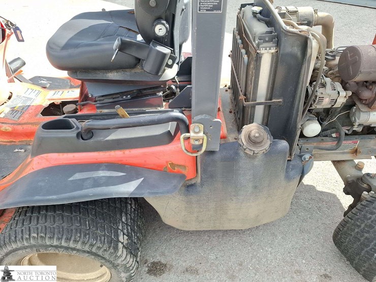 2011-kubota-f3080-image-30