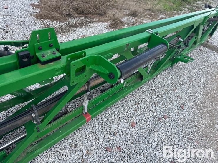 2020-john-deere-r4038-image-18