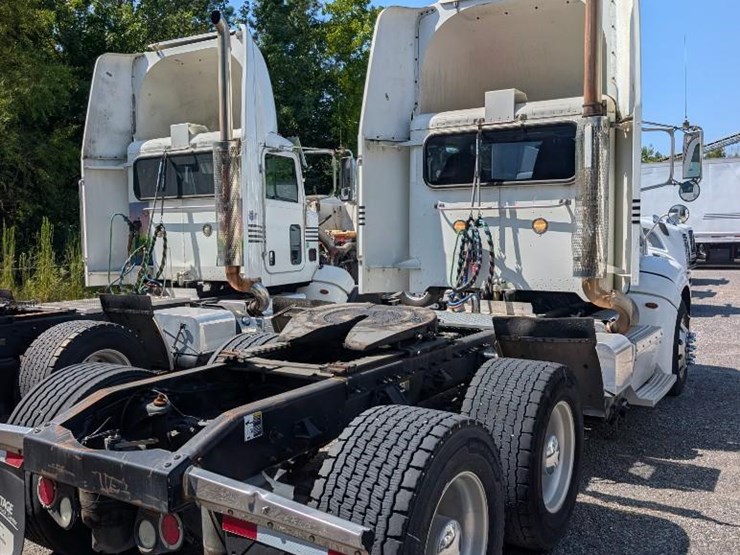 2014-peterbilt-386-image-11