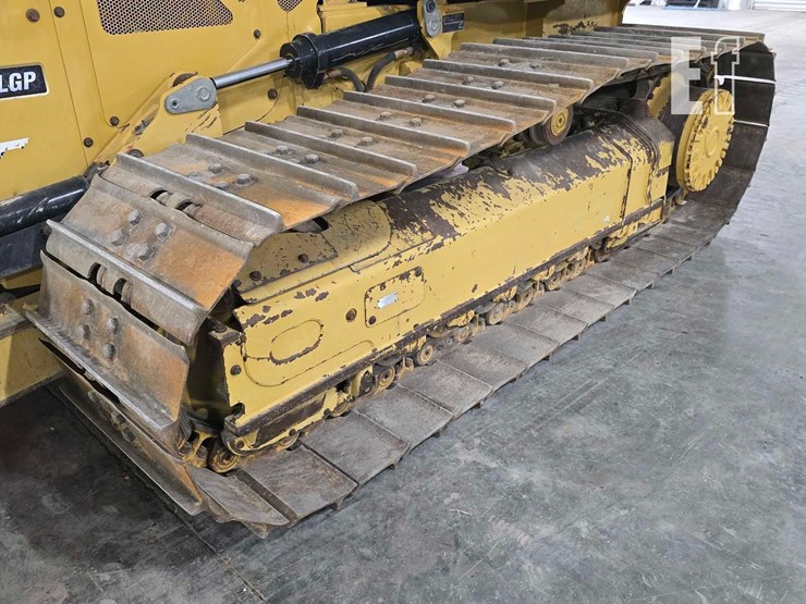 2022-caterpillar-d3-lgp-image-30