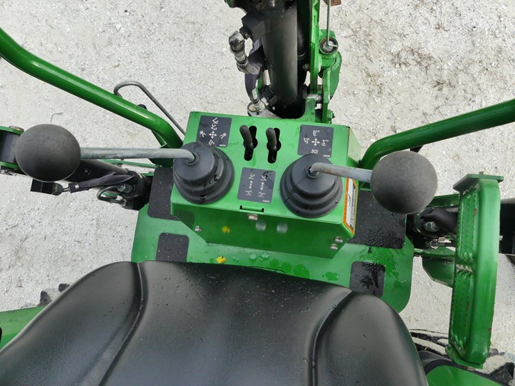 john-deere-1025r-image-14