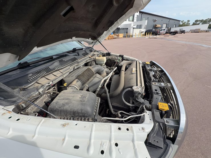 2014-dodge-1500-image-25
