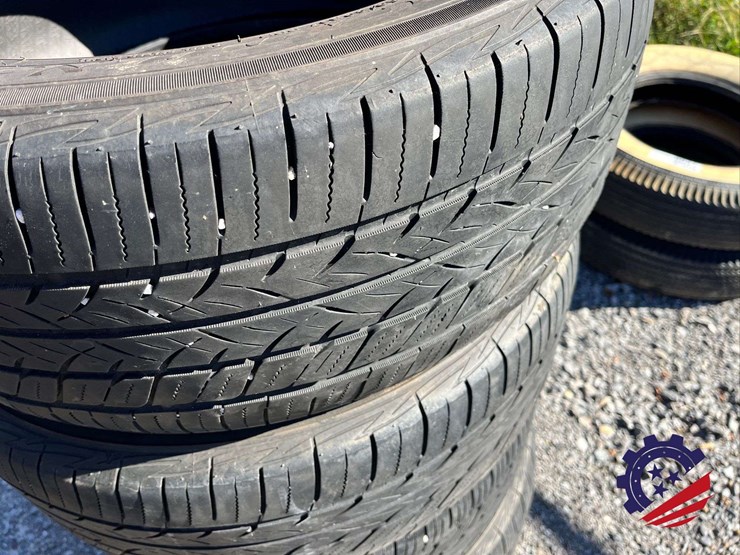 toyo-versado-noir-235/55r17-tires-image-2
