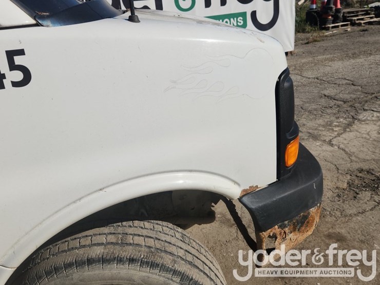 2005-chevrolet-3500-image-40