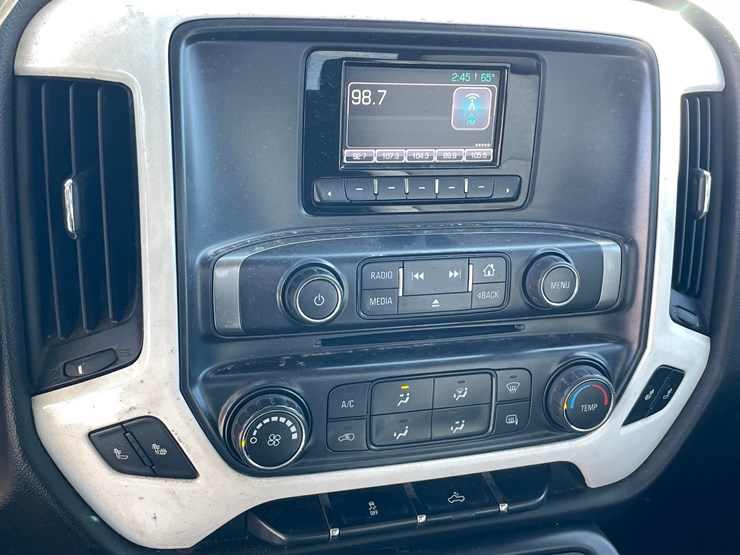 #2754-•-2015-chevrolet-silverado-(title-in-delay)-image-33
