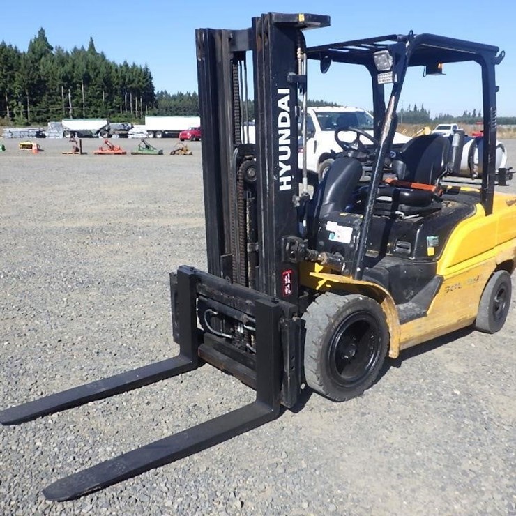 Hyundai 30L-9A Forklift