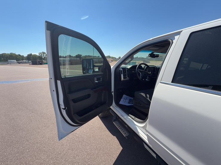 2019-gmc-sierra-2500-image-24