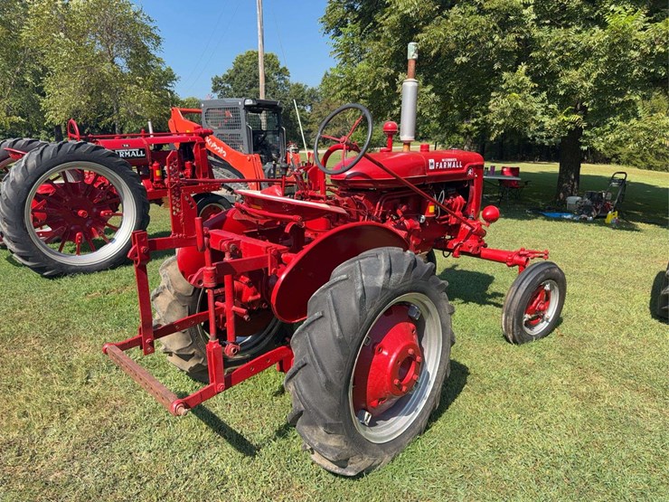 1953-farmall-super-a-image-3
