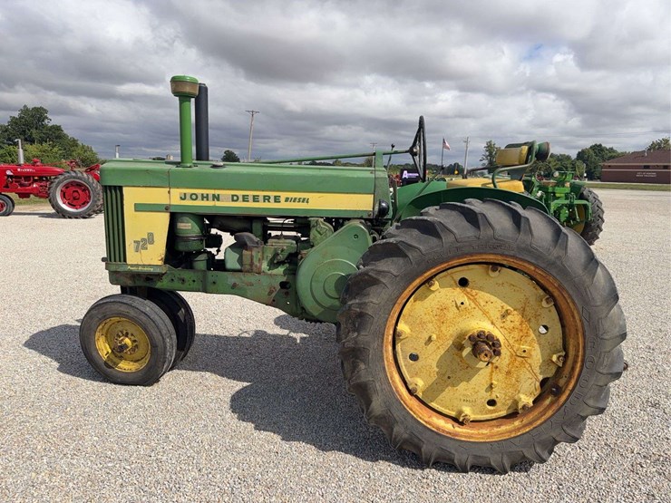 john-deere-720-image-2