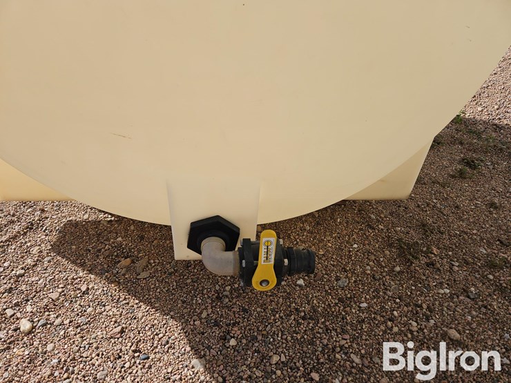 snyder-720-gal-poly-liquid-fertilizer-tank-image-13