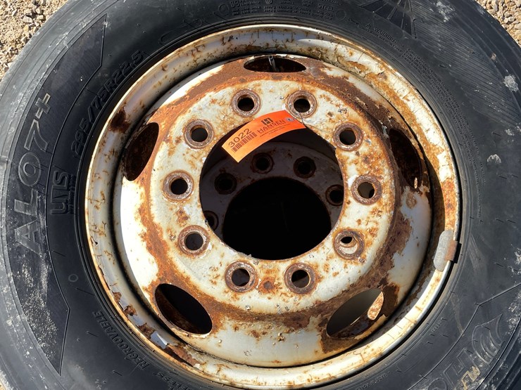 #3022-•-(2)-295/75r22.5-semi-steer-tires-and-rims-image-5