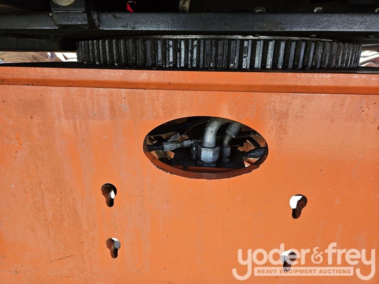 2015-jlg-600aj-image-23
