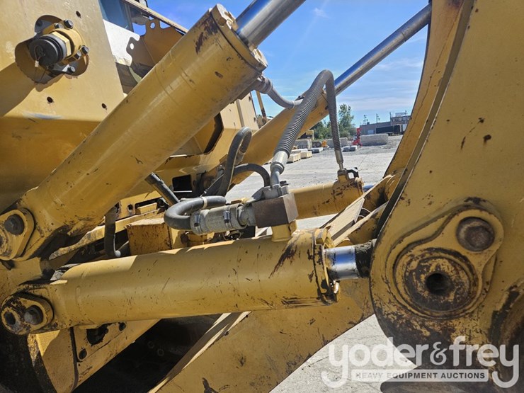 2010-caterpillar-d7e-image-23