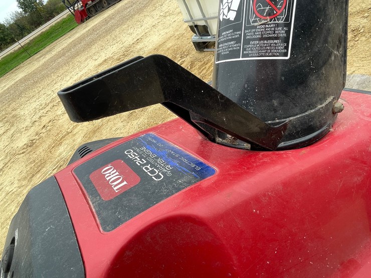 #3056-•-toro-20"-snowblower-image-10