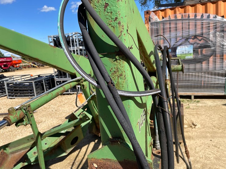 john-deere-148-image-18
