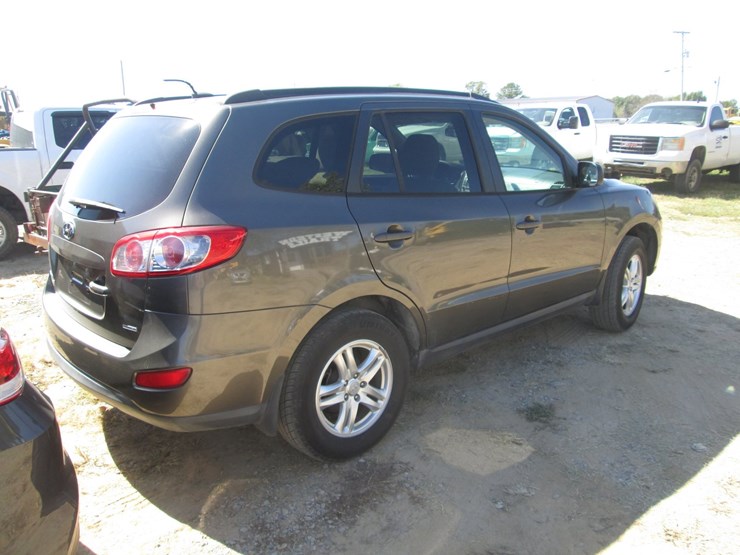 2012-hyundai-santa-fe-image-3