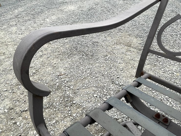 #3055-•-patio-table-and-chairs-image-22