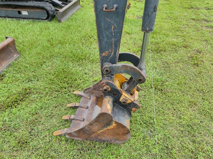 2018-deere-85g-image-9
