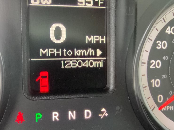 2014-dodge-1500-image-38