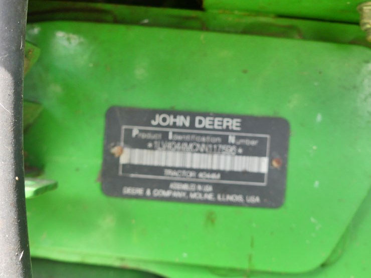 john-deere-4044m-image-18
