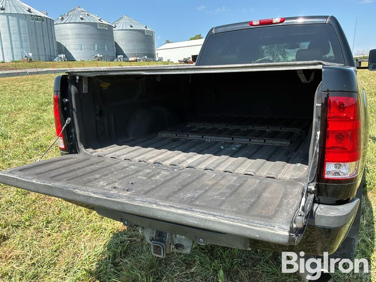 2012-gmc-sierra-2500-image-16