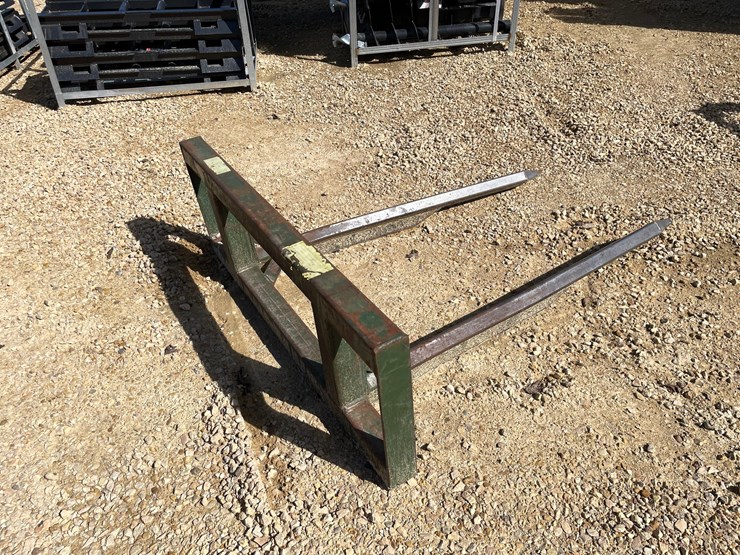 #3011-•-bale-spear-attachment-image-4