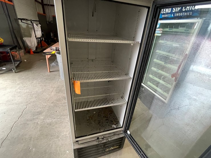 #4673-•-true-commercial-fridge-image-14