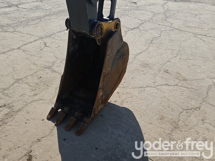 2017-deere-75g-image-22