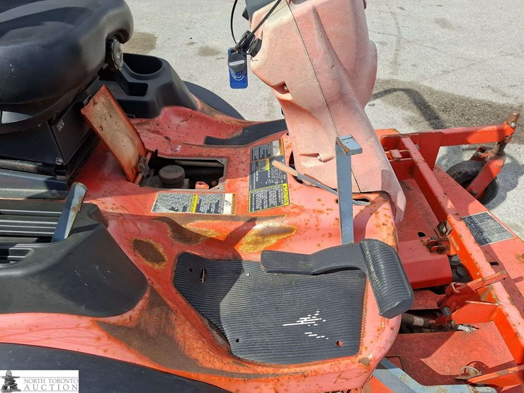 2011-kubota-f3080-image-19