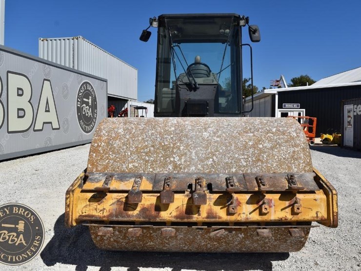 2009-caterpillar-cs56-image-10