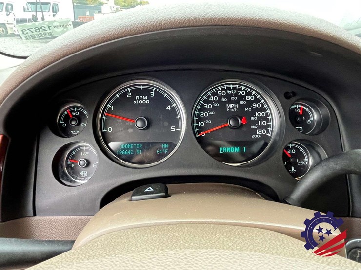 2013-chevrolet-silverado-z71-/-4x4-/-3500hd-pickup-image-63