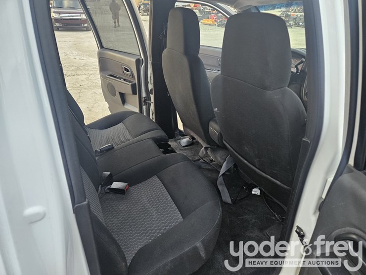 2011-chevrolet-colorado-image-26