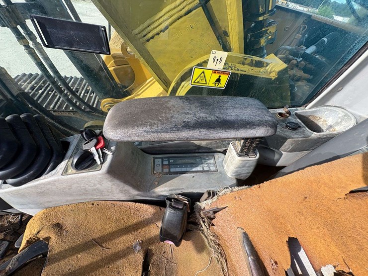 2008-caterpillar-330-image-11
