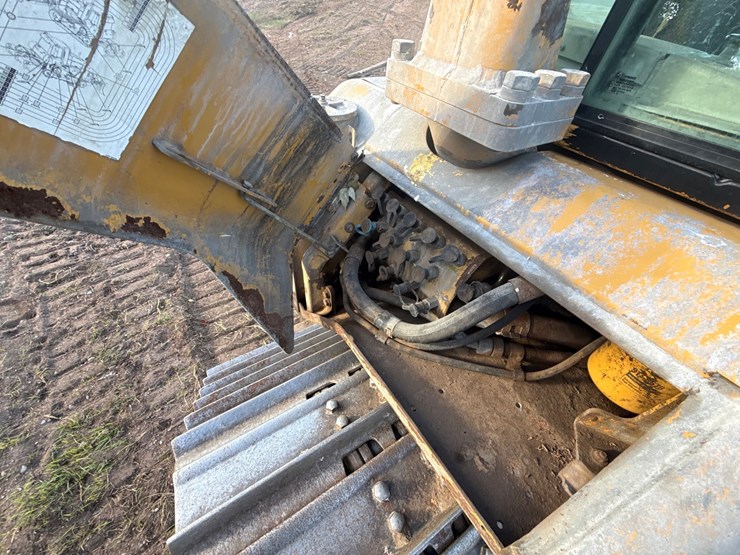 2005-caterpillar-d6n-lgp-image-21