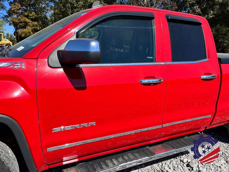 2014-gmc-sierra-z71-slt-pickup-truck-image-19