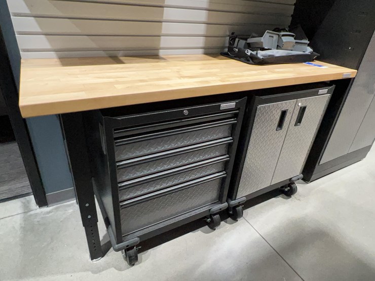 gladiator-cabinets,-tool-chest,-and-workbench-image-6