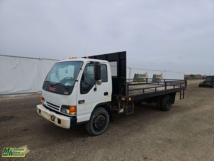 2005-gmc-w5500-image-1