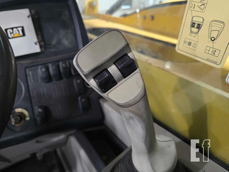 2018-caterpillar-tl642d-image-19