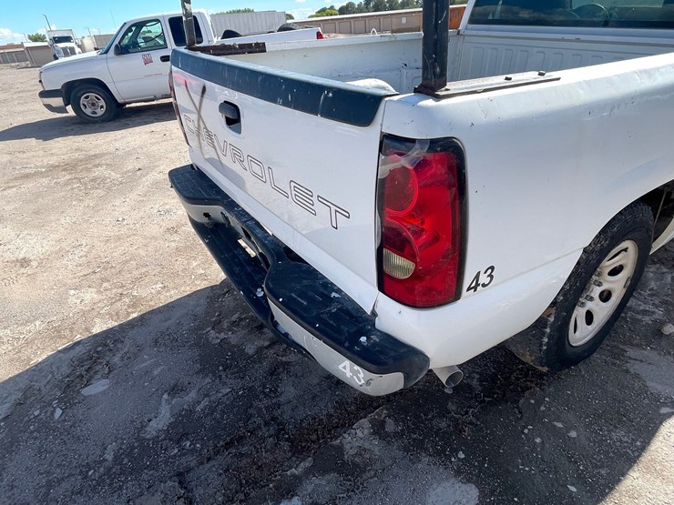 2005-chevrolet-silverado-1500-image-21