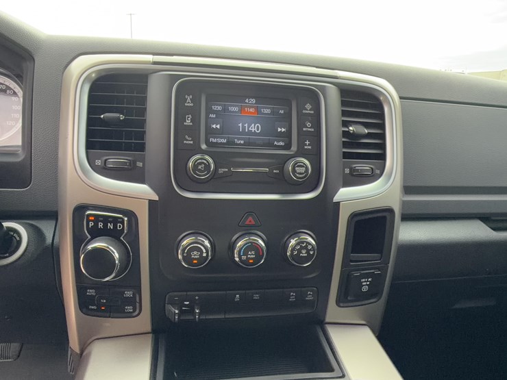 2014-dodge-1500-image-39
