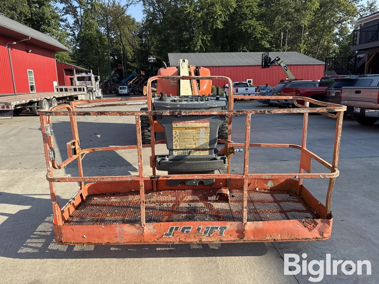 2007-jlg-600s-image-2