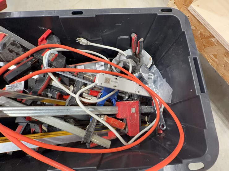 dewalt-miter-saw-with-table-image-10