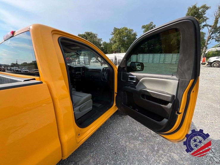 2017-chevrolet-silverado-1500-image-38