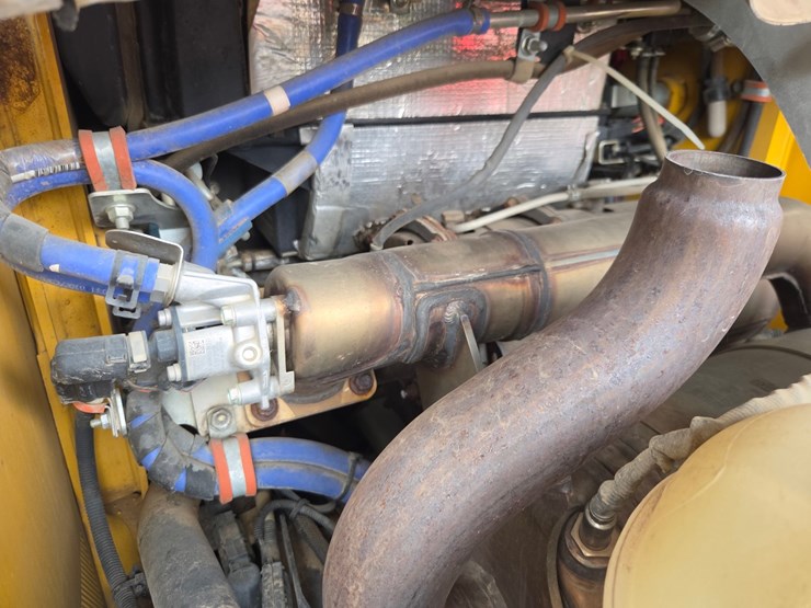 2020-deere-331g-image-30