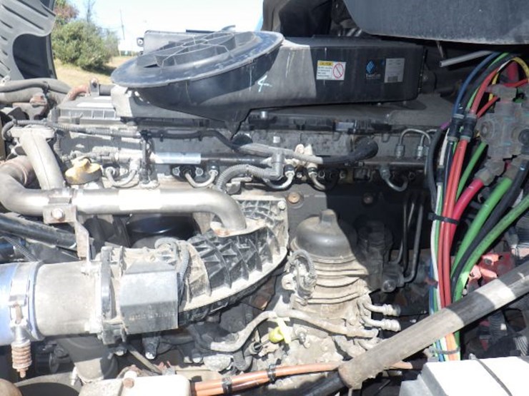 2020-freightliner-cascadia-125-image-23