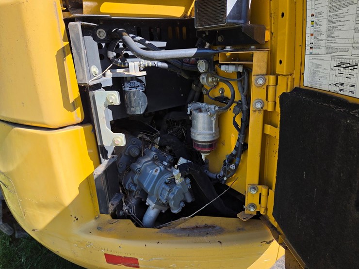 2017-deere-75g-image-21