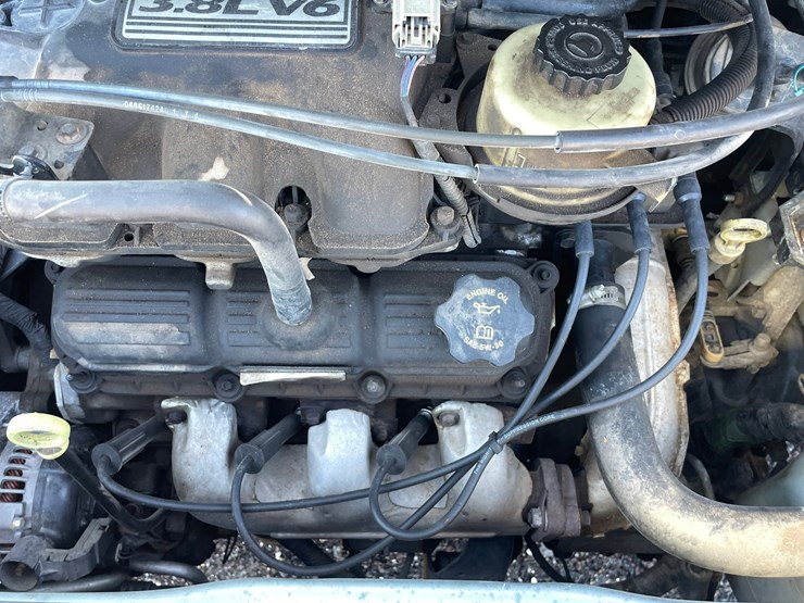 2005-chrysler-town-&-country-image-69