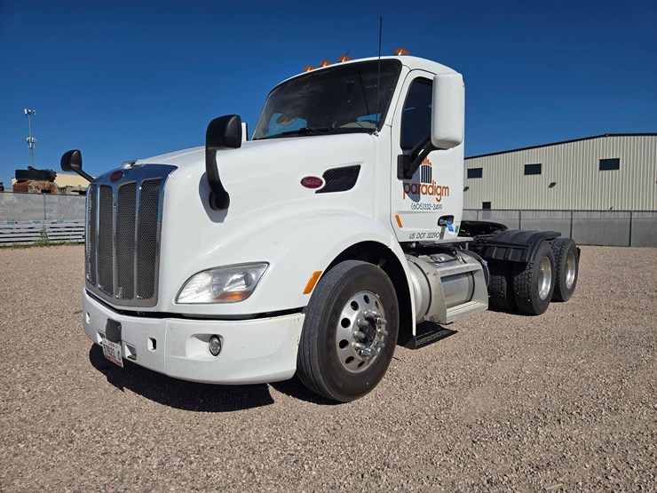 2018-peterbilt-579-image-1
