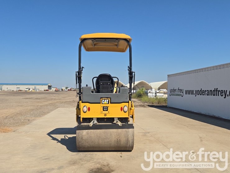 2021-caterpillar-cb34b-image-4