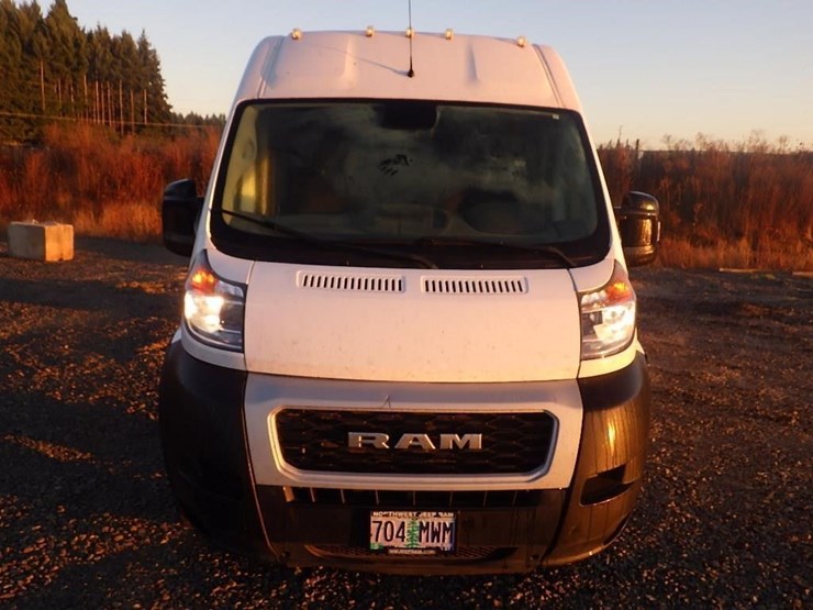 2021-dodge-3500-image-8